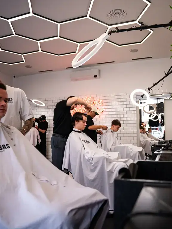 Barbershop Stimmung bei NoCap Barbers Wien